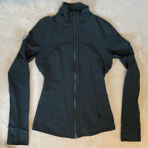 Lululemon Define Full Zip Fitted Jacket with Ribbon Detail. Dark Green. Size 2